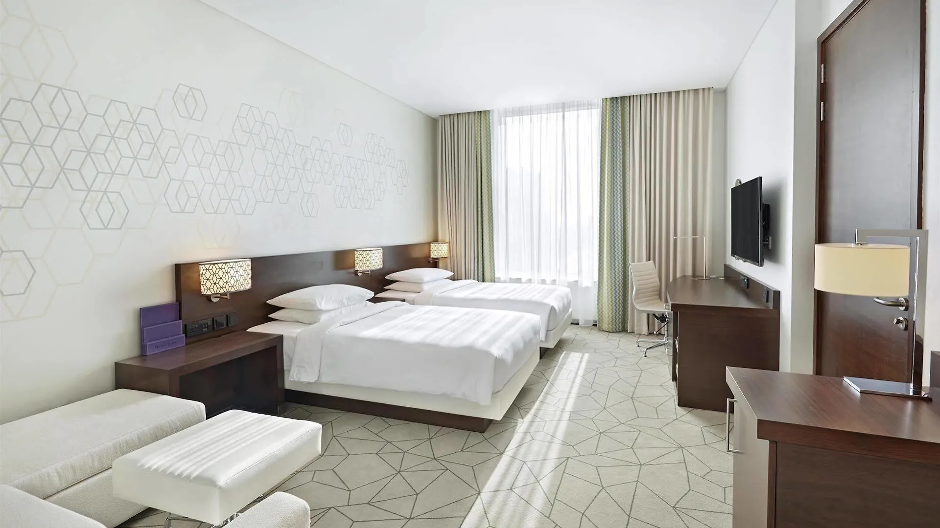 Hotel Hyatt Place Dubai Baniyas Square