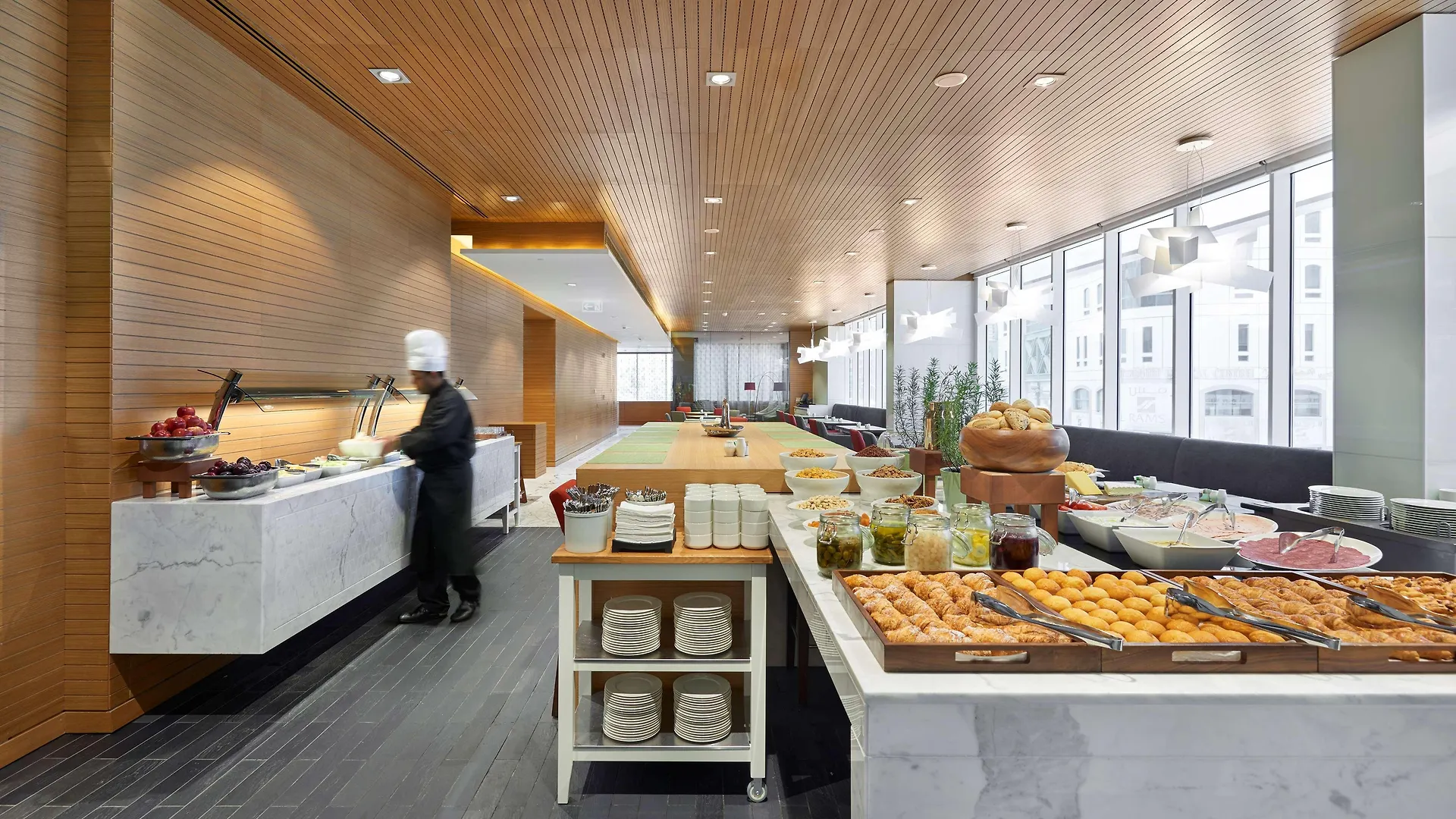 Hyatt Place Dubai Baniyas Square